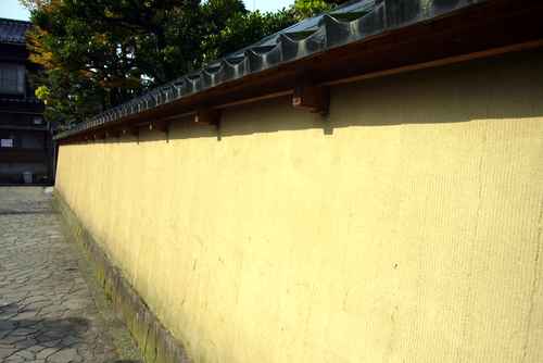 かべ